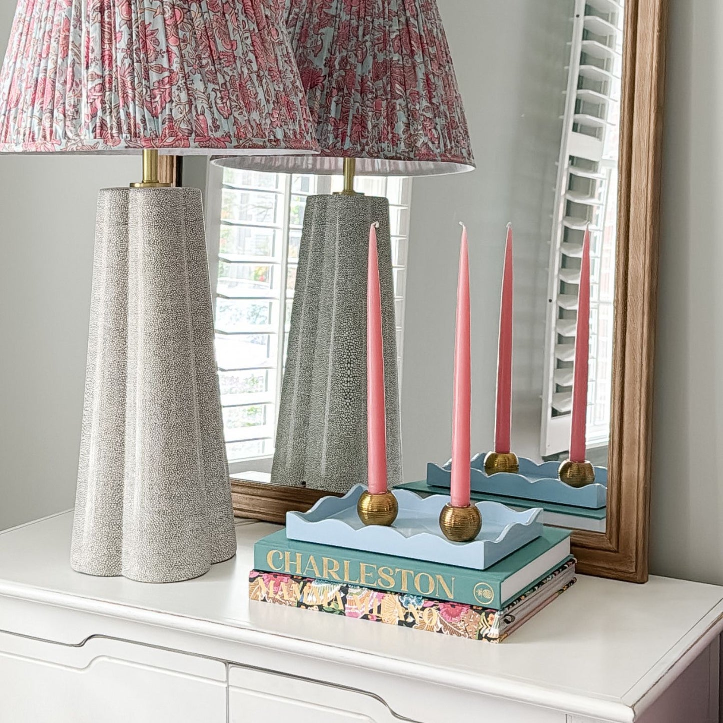 Serendipity Scalloped Book Topper Tray