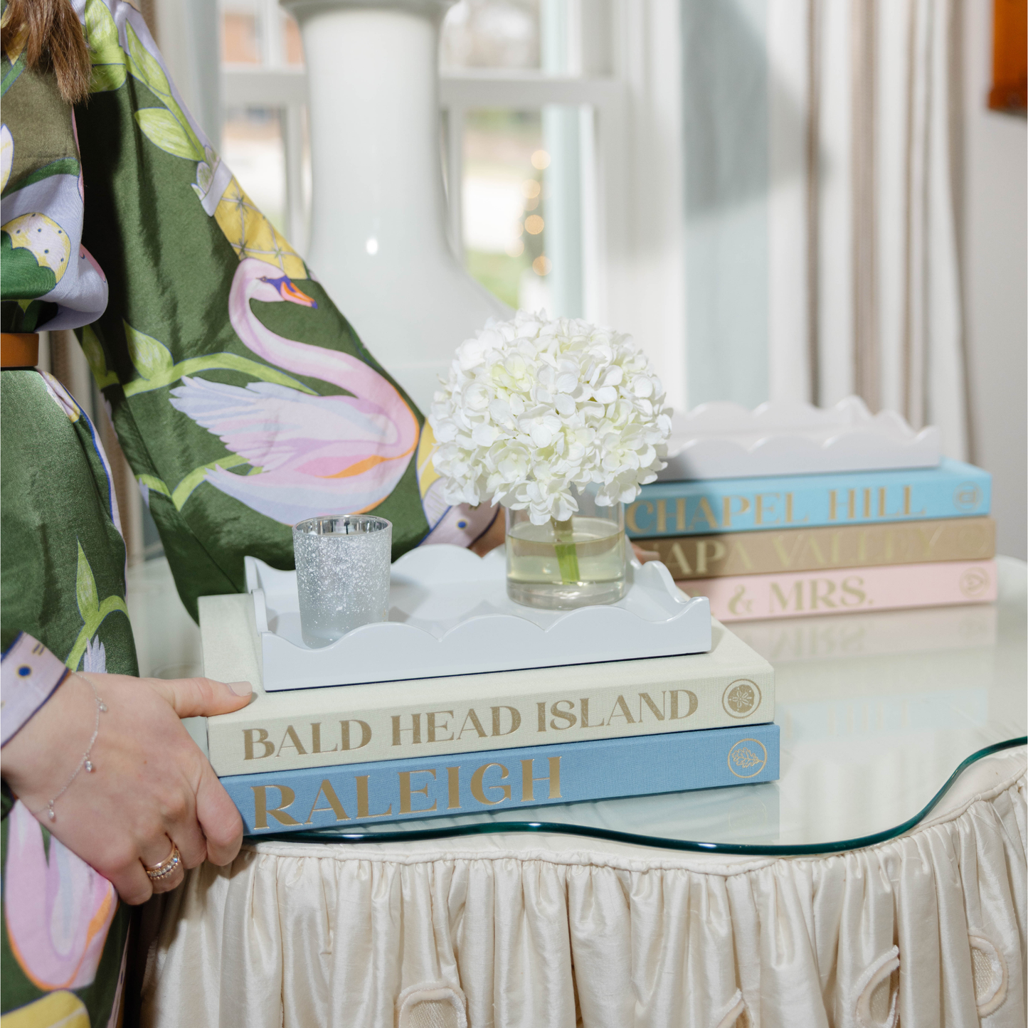 Scalloped Book Topper Tray