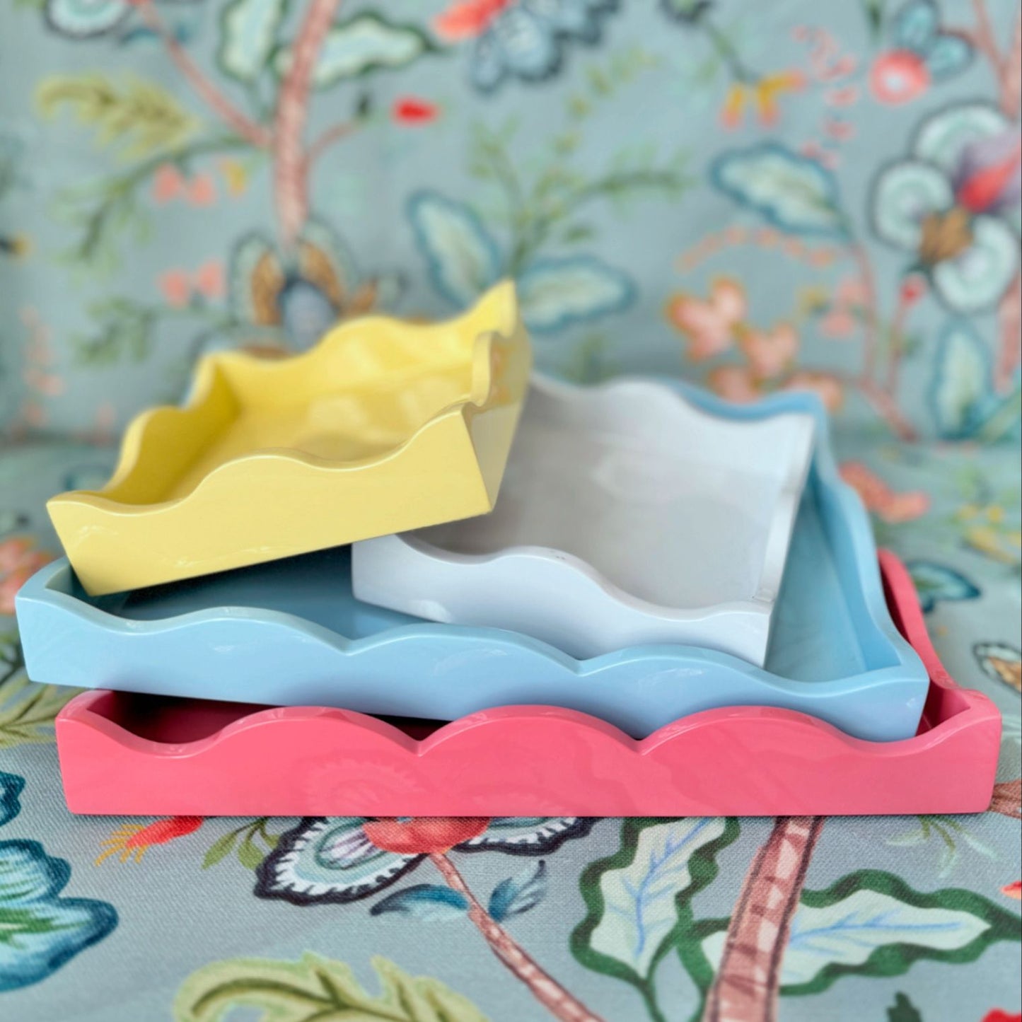 Scalloped Book Topper Tray - Coral