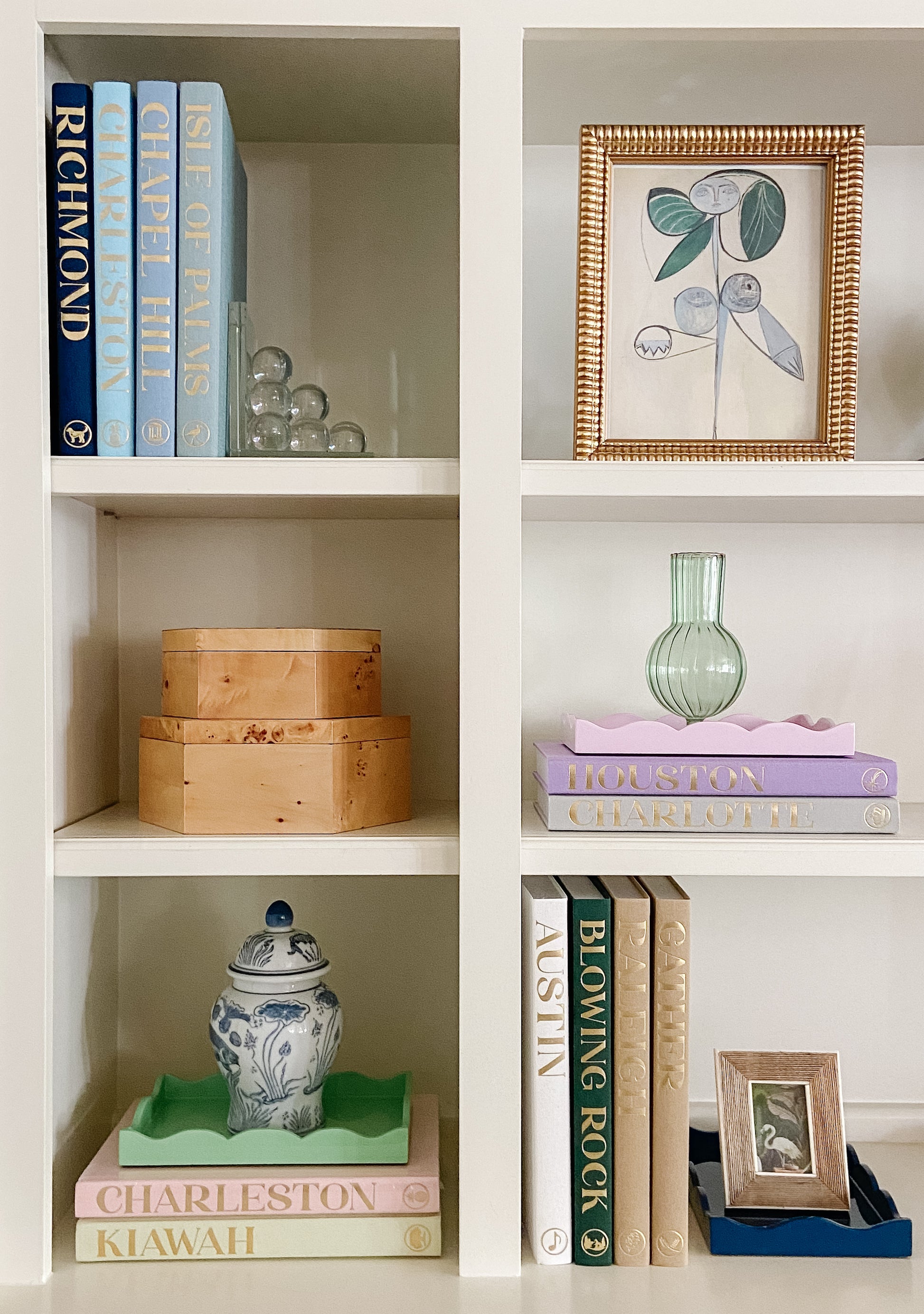 Serendipity Book Topper Lacquer Tray- Scalloped