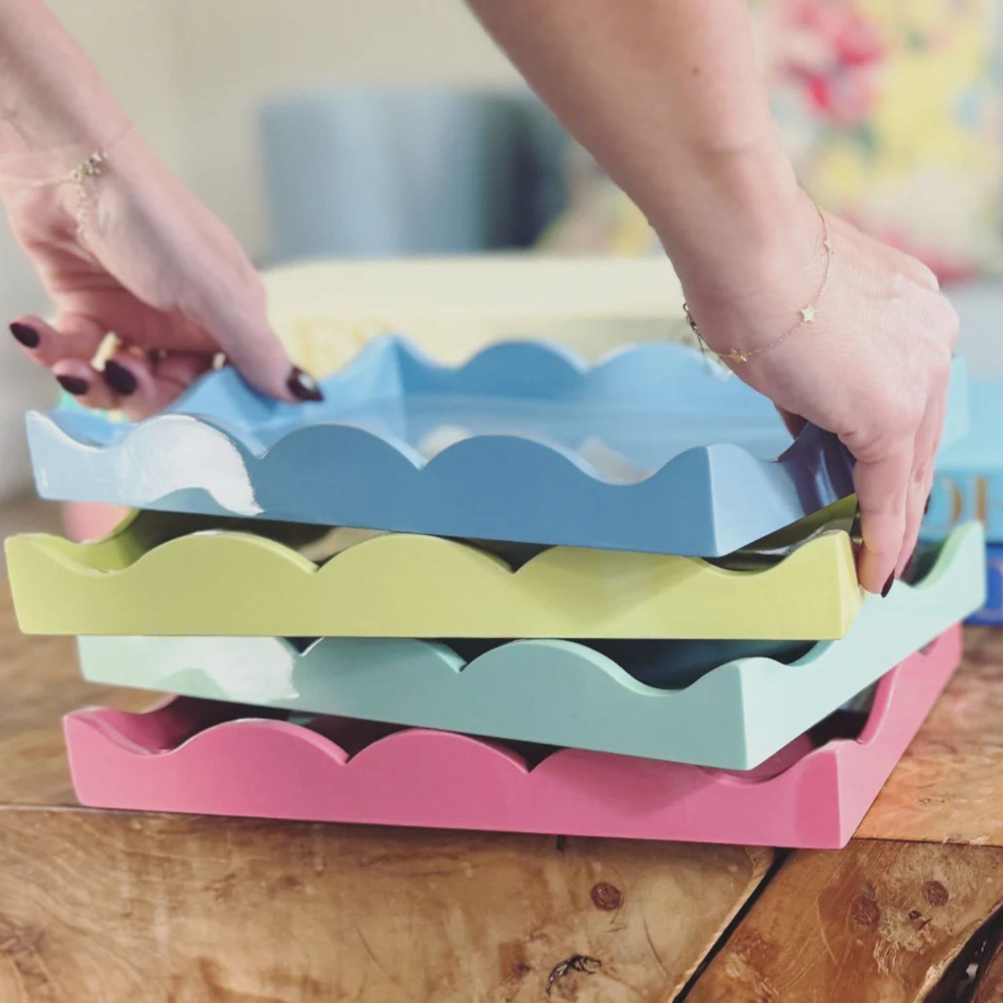 Scalloped Book Topper Tray - Rose