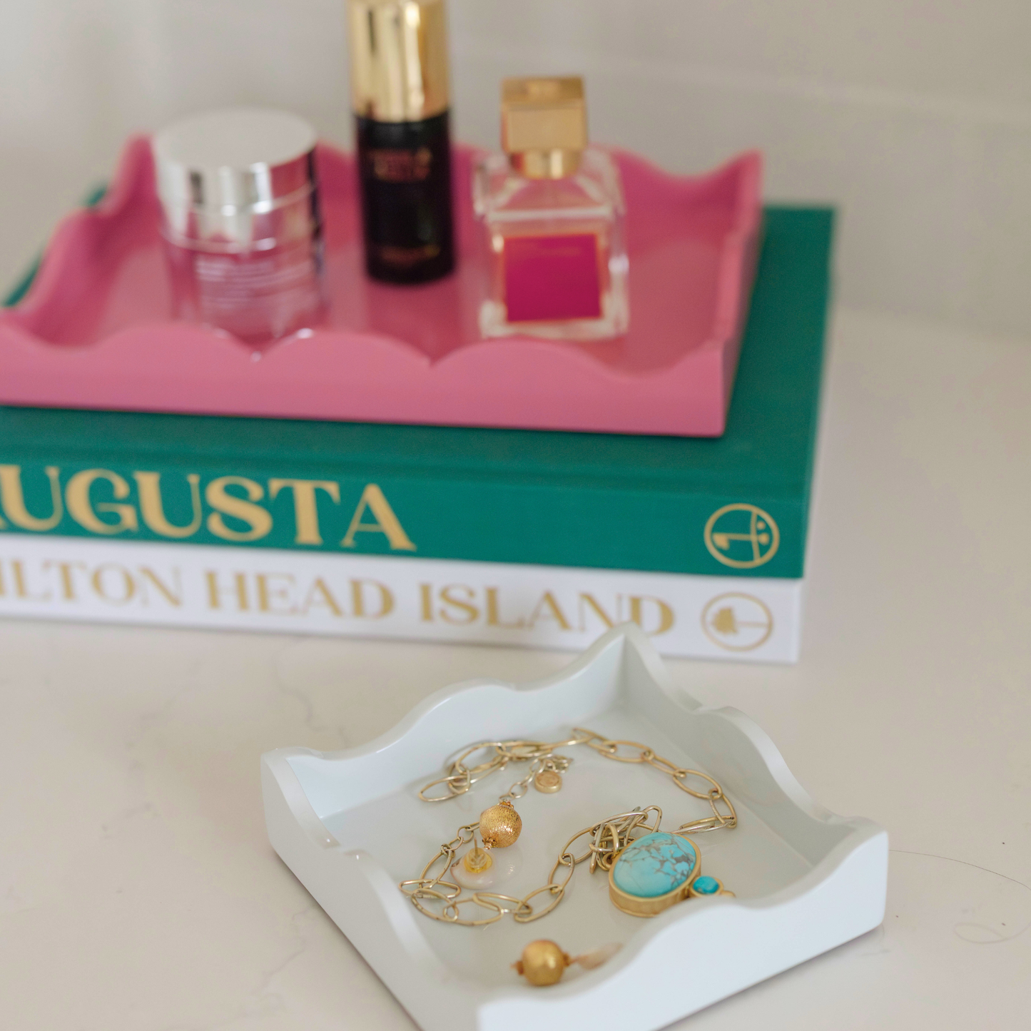 Scalloped Book Topper Tray